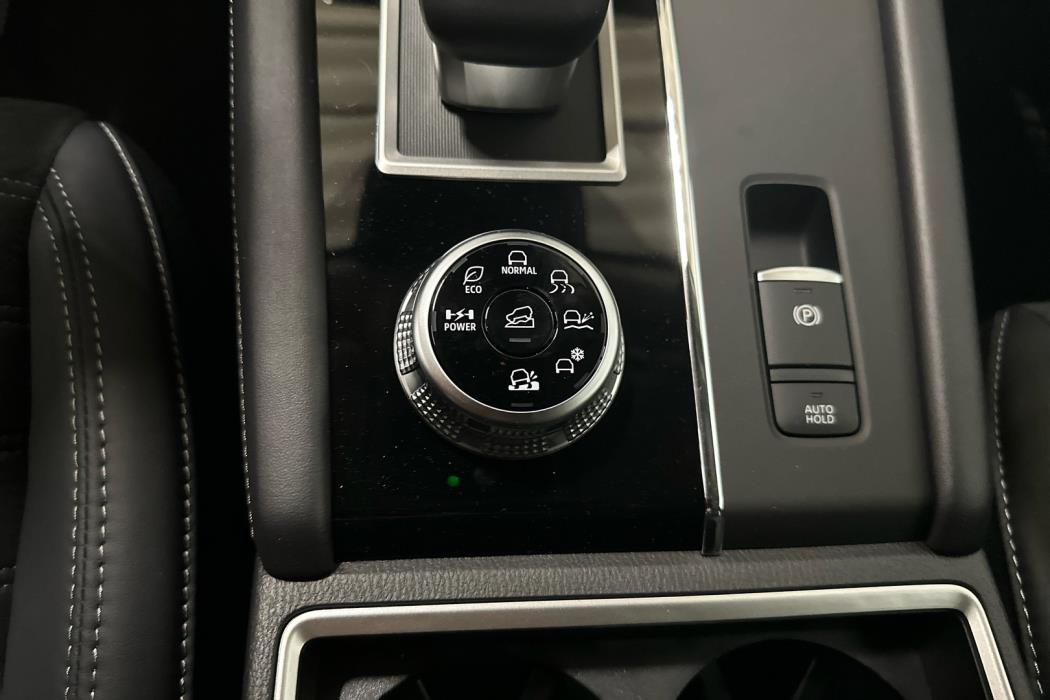 MITSUBISHI Outlander 2025