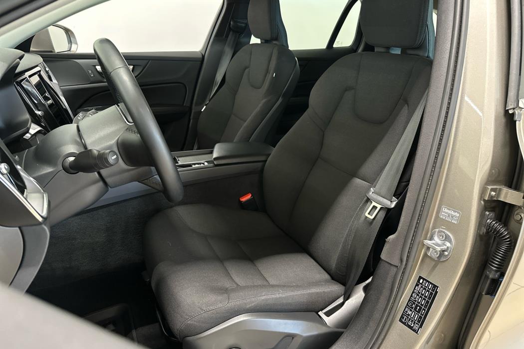 VOLVO V60 2021
