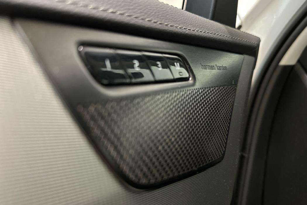 VOLVO XC90 2023