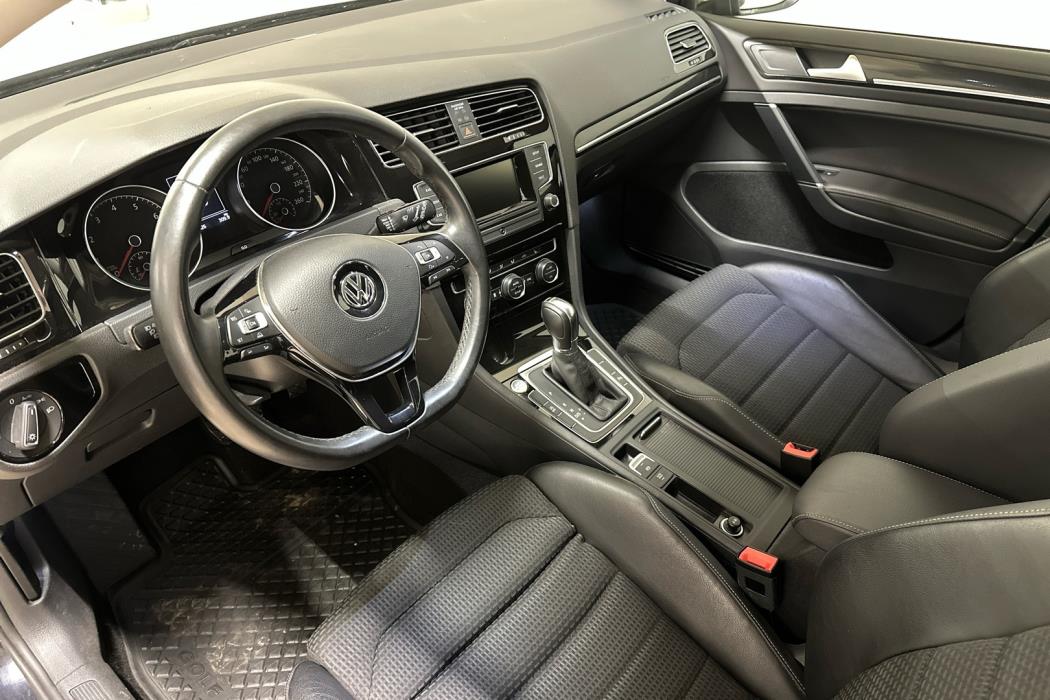 VOLKSWAGEN Golf 2014