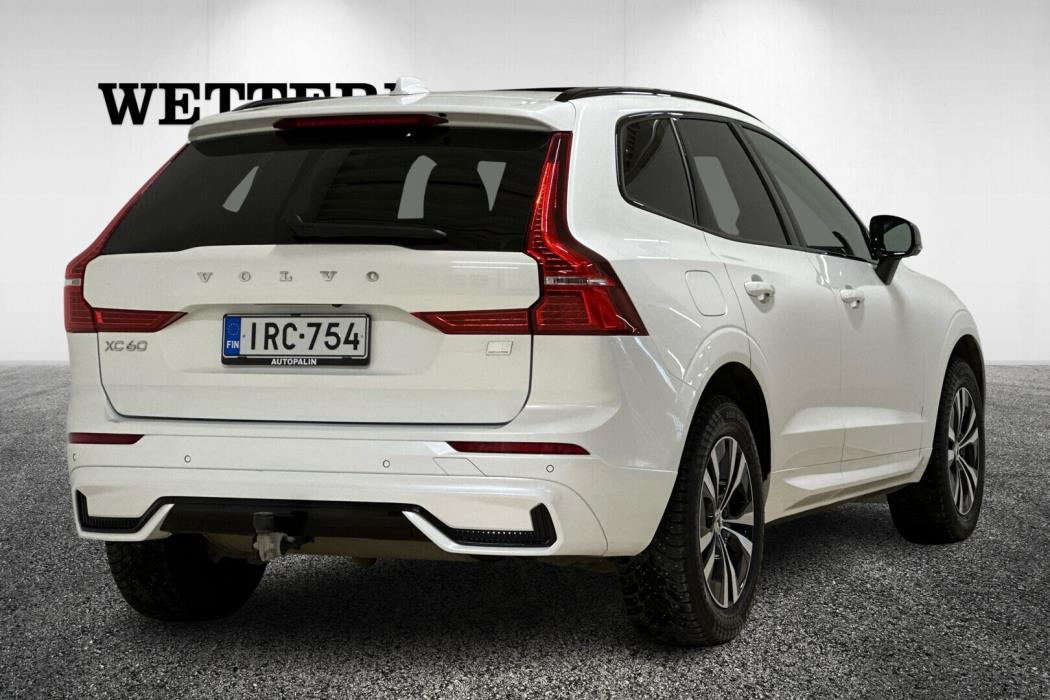 VOLVO XC60 2023