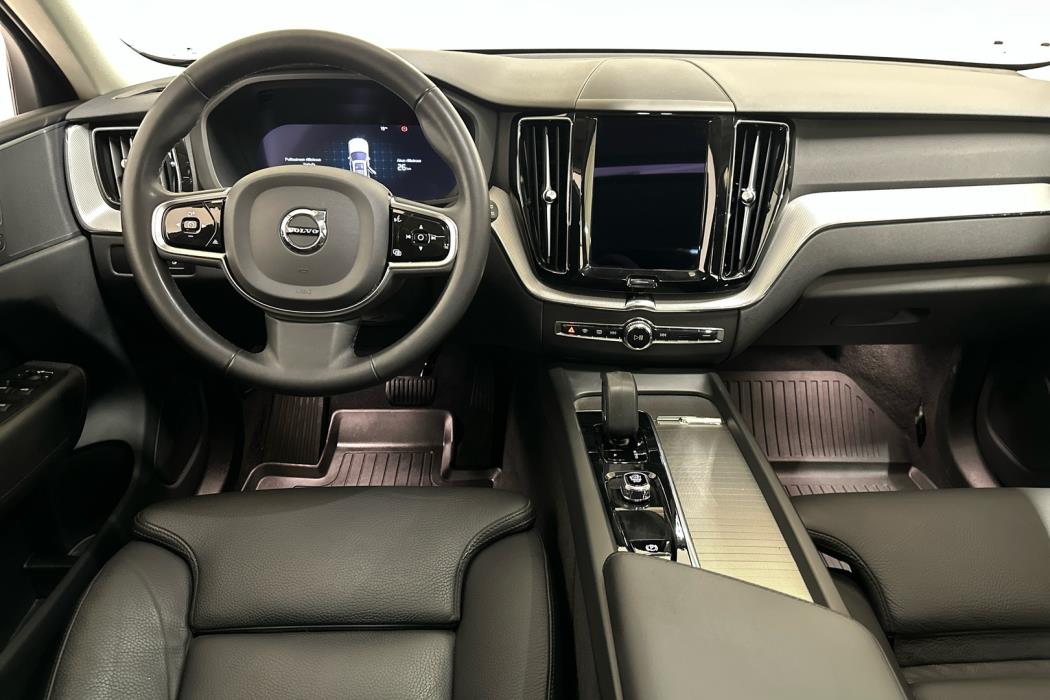 VOLVO XC60 2023