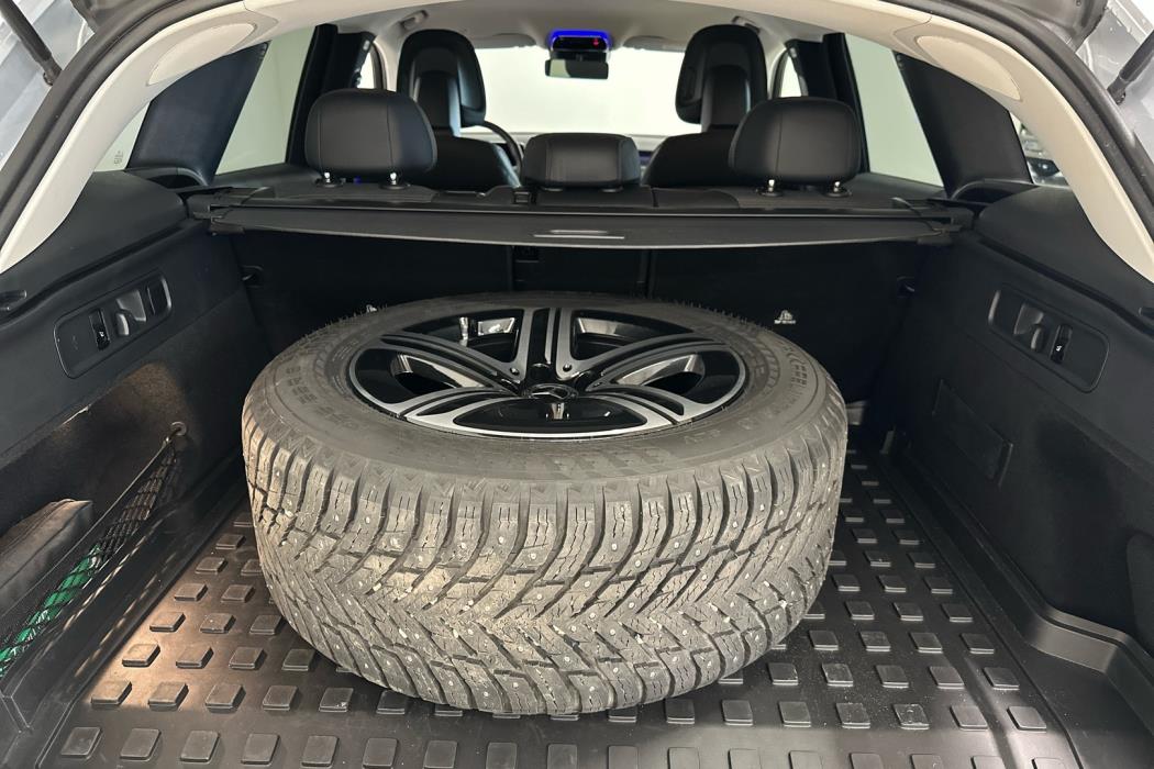 MERCEDES-BENZ GLC 2025