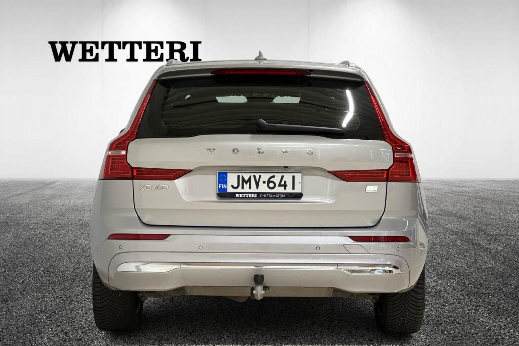VOLVO XC60 2023