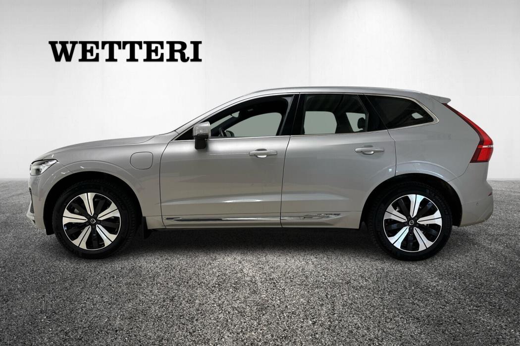 VOLVO XC60 2023
