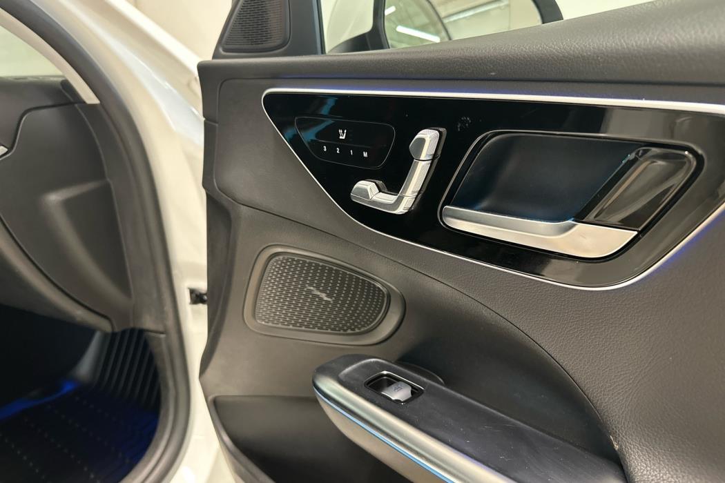 MERCEDES-BENZ C 2023