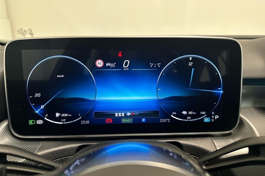 MERCEDES-BENZ C 2023