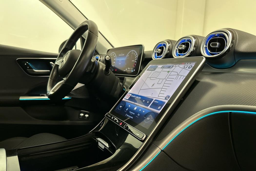MERCEDES-BENZ C 2023