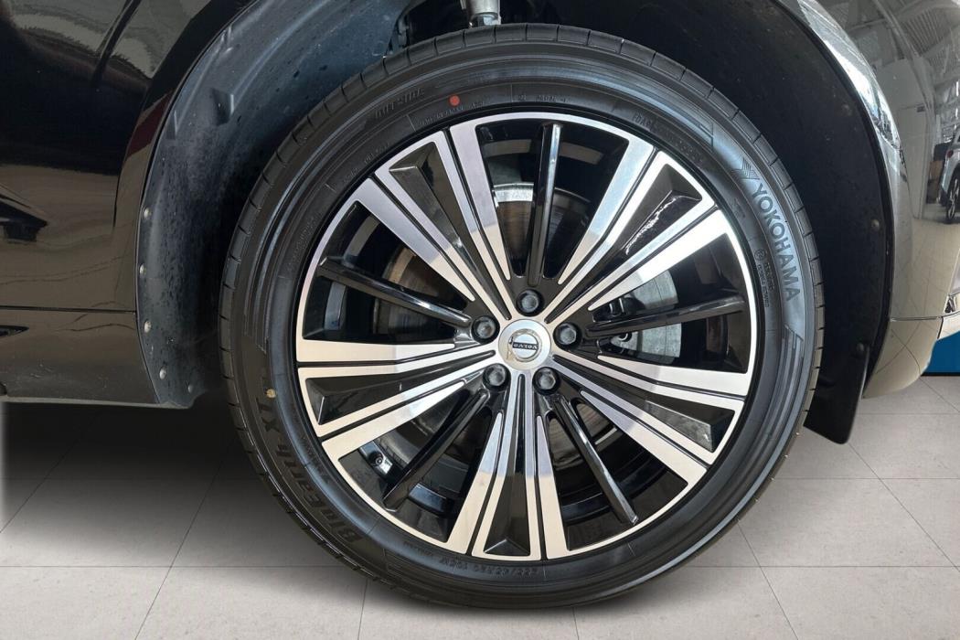 VOLVO XC60 2023
