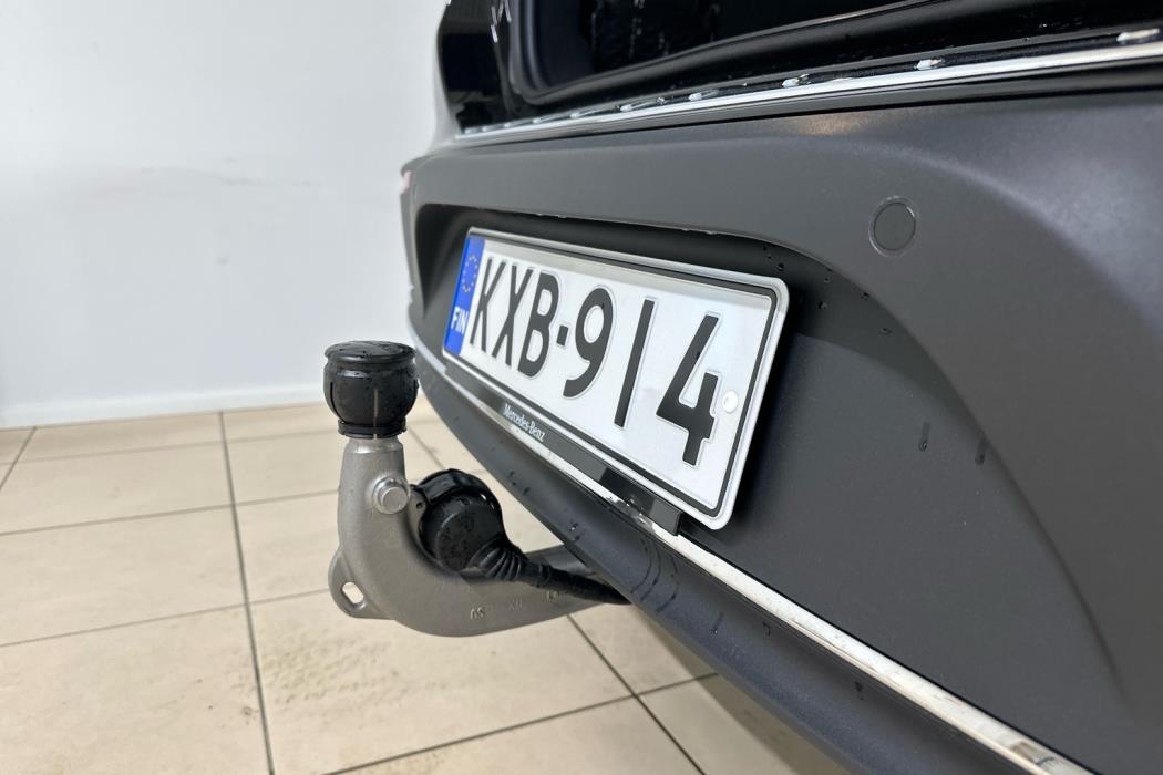 MERCEDES-BENZ EQA 2025