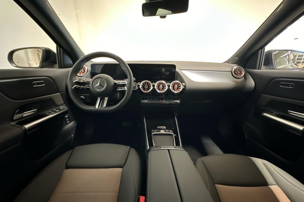 MERCEDES-BENZ EQA 2025