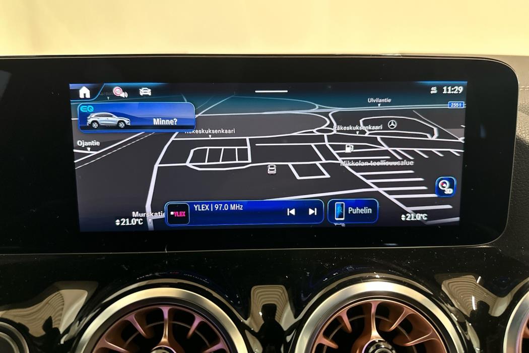 MERCEDES-BENZ EQA 2025