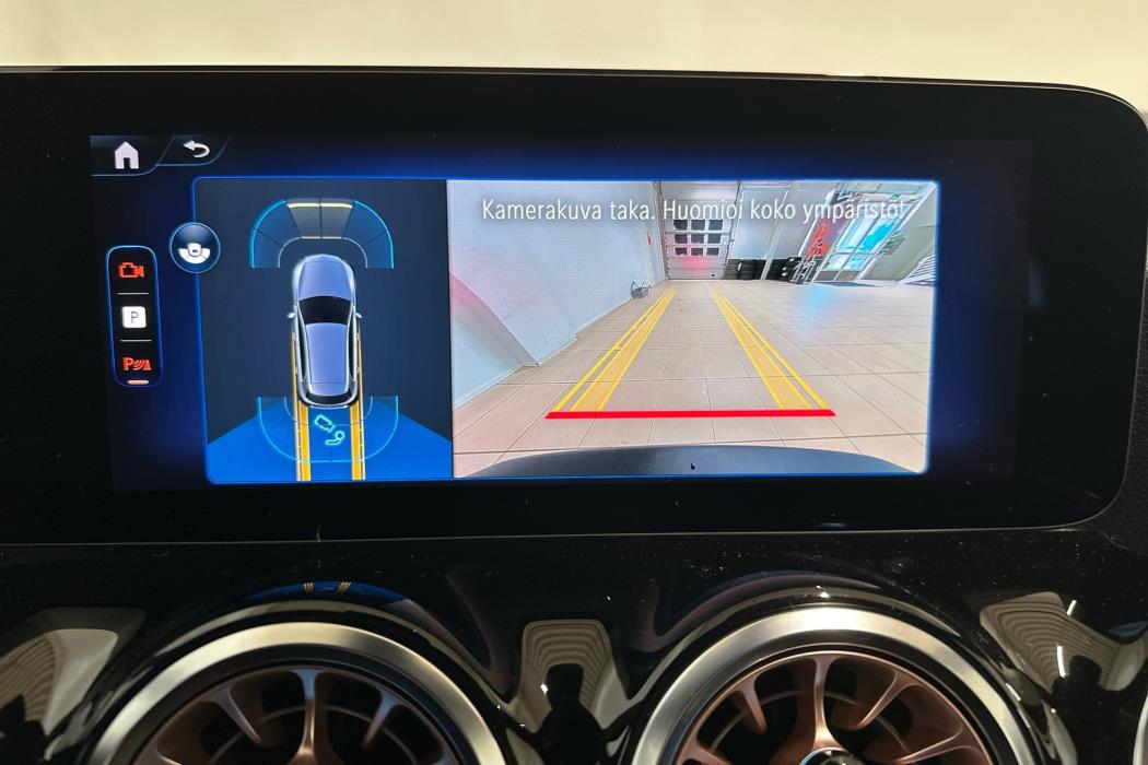 MERCEDES-BENZ EQA 2025