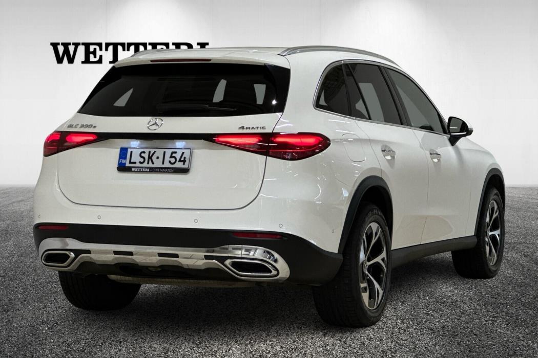 MERCEDES-BENZ GLC 2023