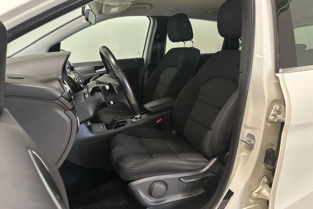 MERCEDES-BENZ B 2013
