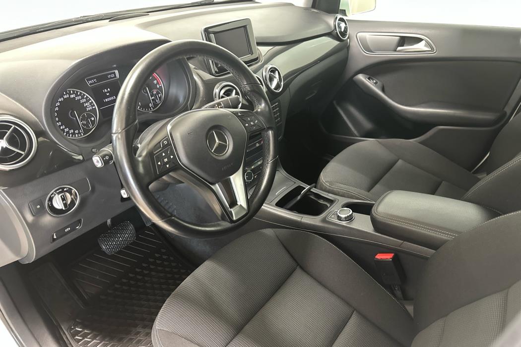 MERCEDES-BENZ B 2013