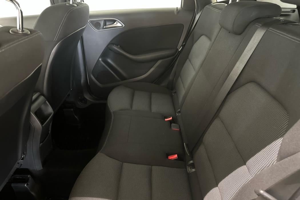 MERCEDES-BENZ B 2013