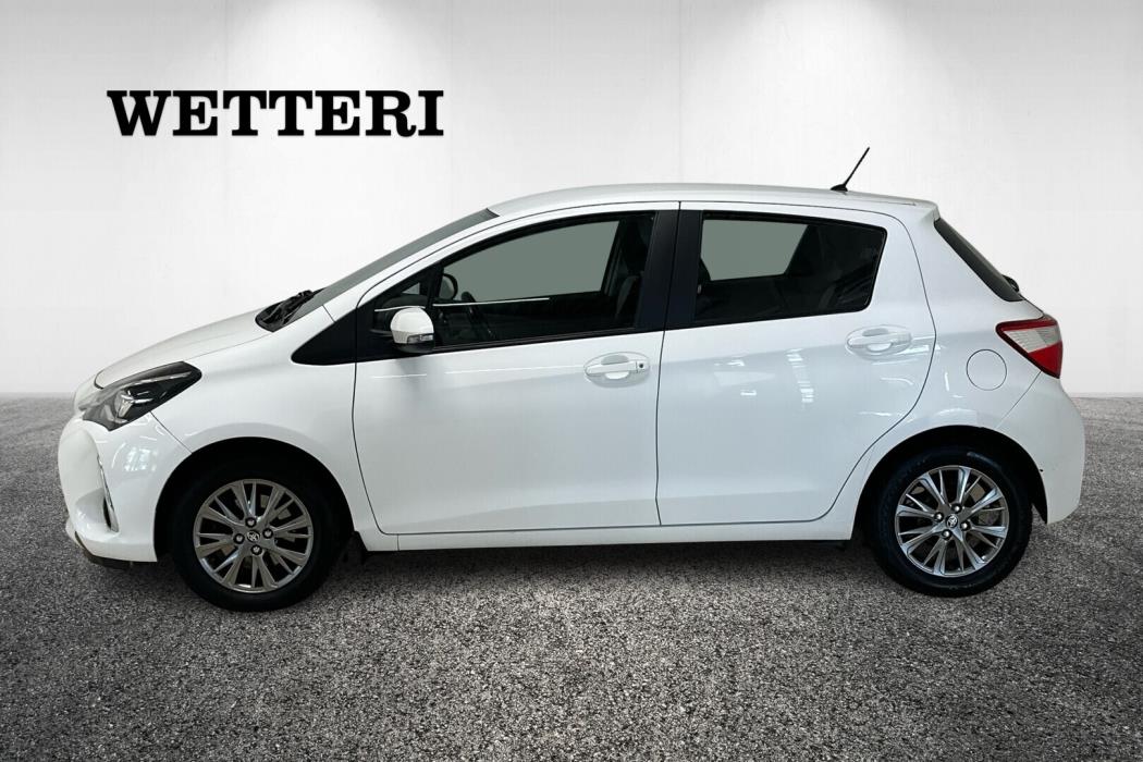 TOYOTA Yaris 2017