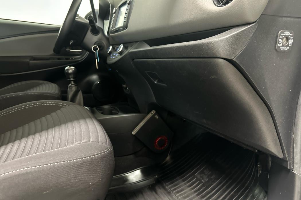 TOYOTA Yaris 2017