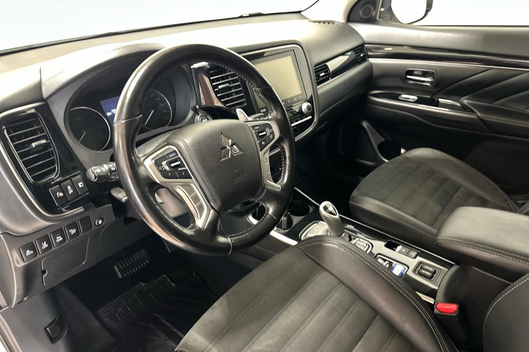 MITSUBISHI Outlander PHEV 2020