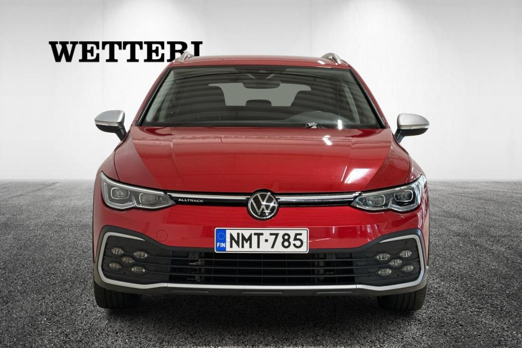 VOLKSWAGEN Golf 2023