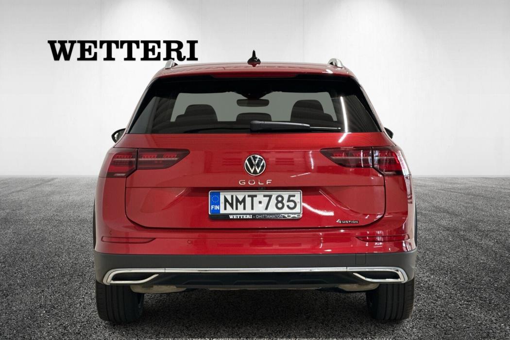 VOLKSWAGEN Golf 2023