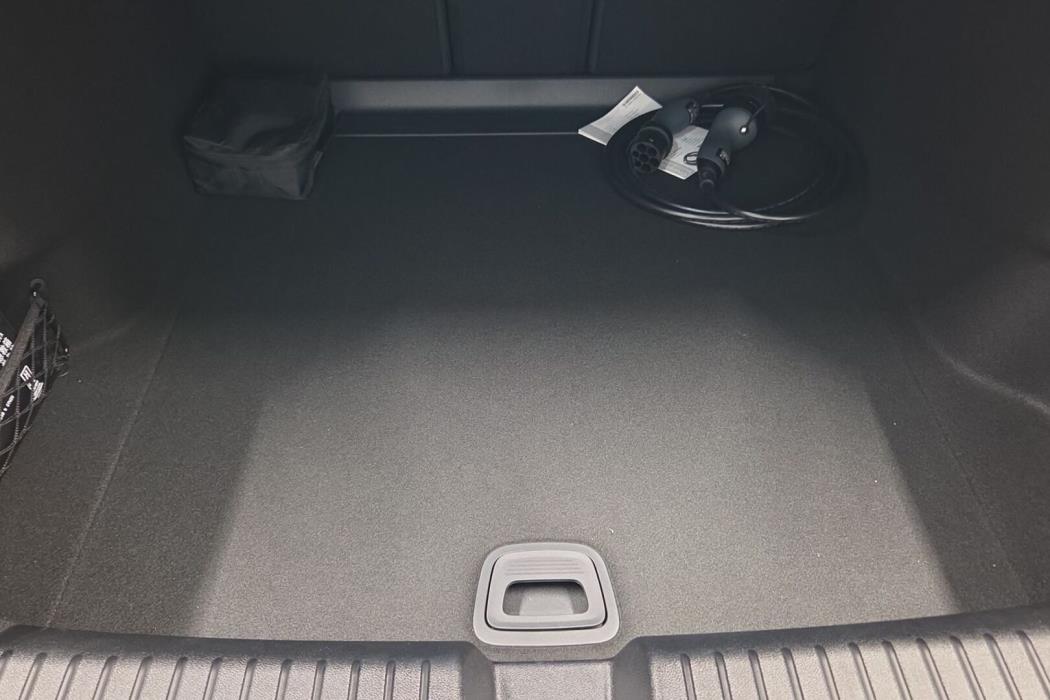 MERCEDES-BENZ C 2026