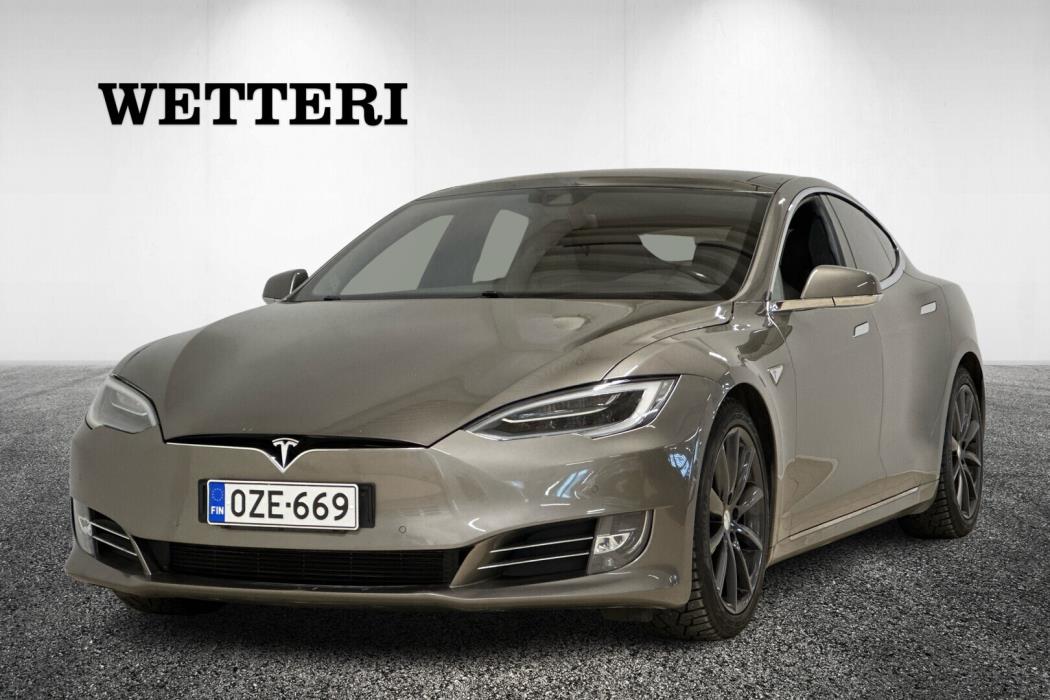 TESLA Model S 2016