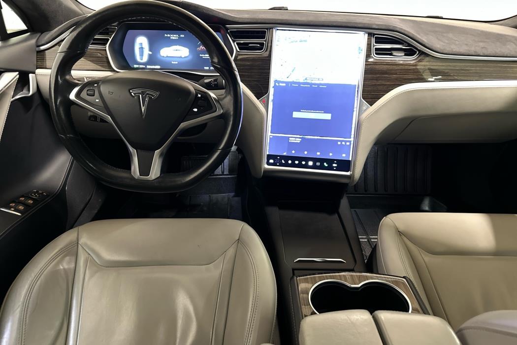TESLA Model S 2016