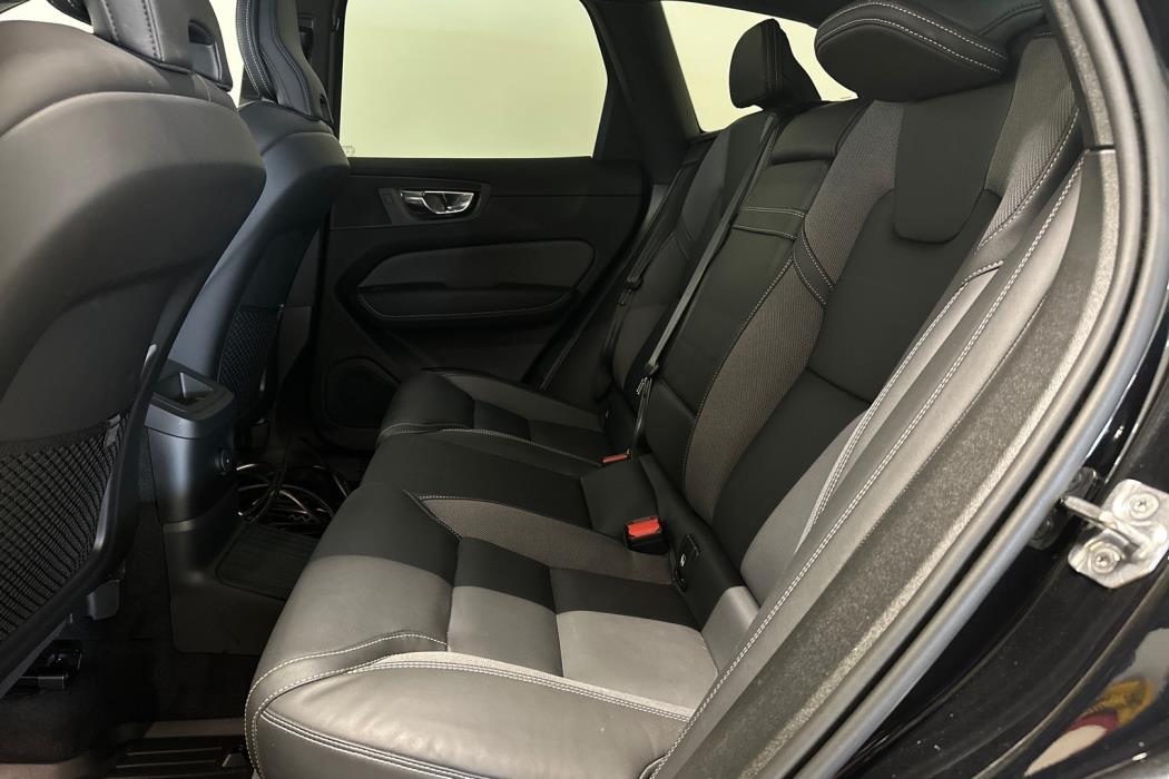 VOLVO XC60 2022