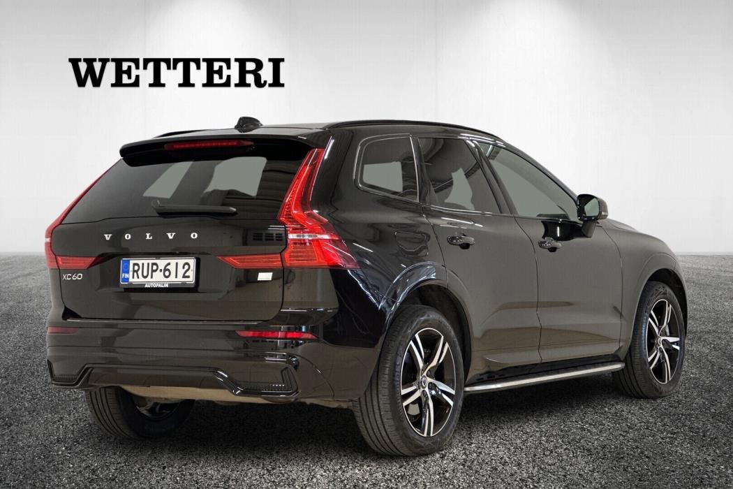 VOLVO XC60 2022