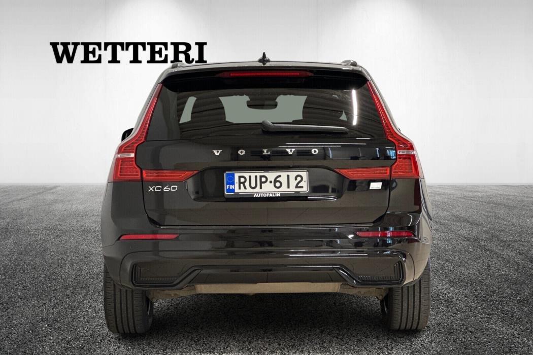 VOLVO XC60 2022