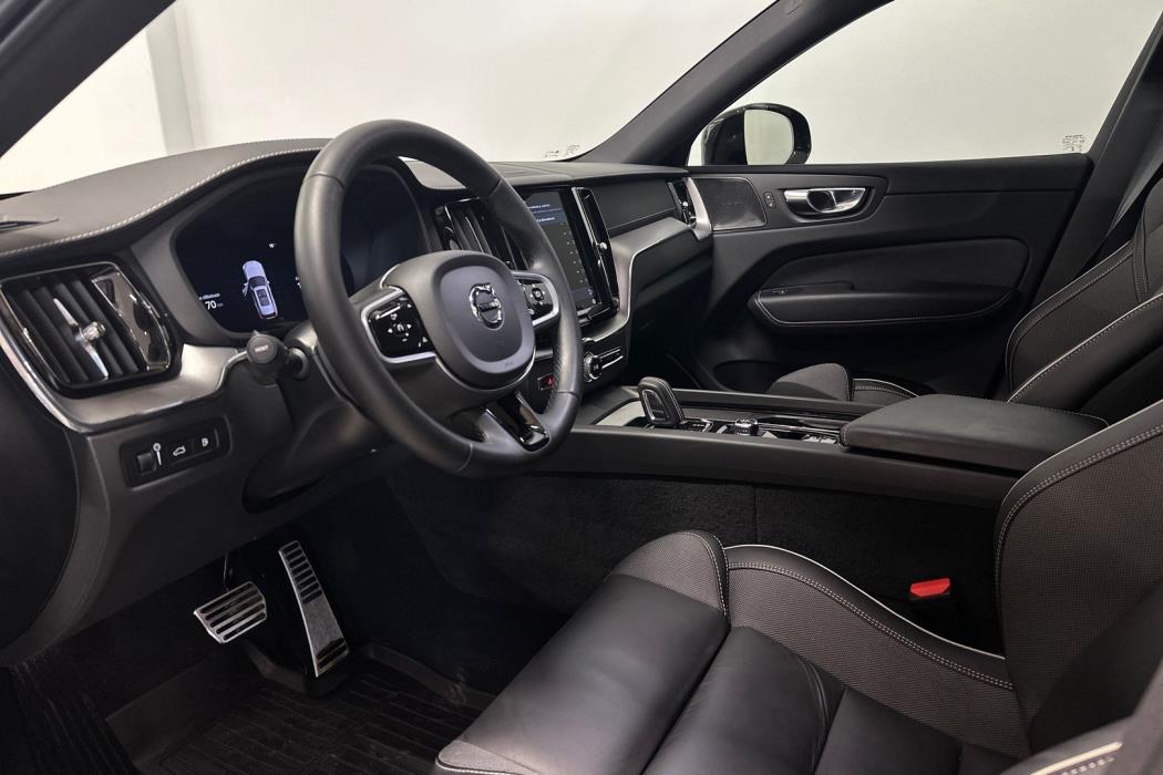 VOLVO XC60 2022