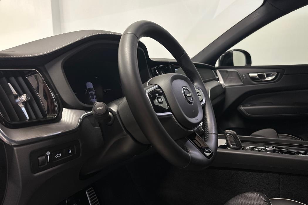 VOLVO XC60 2022