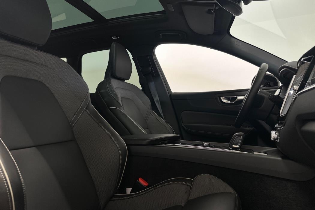VOLVO XC60 2022