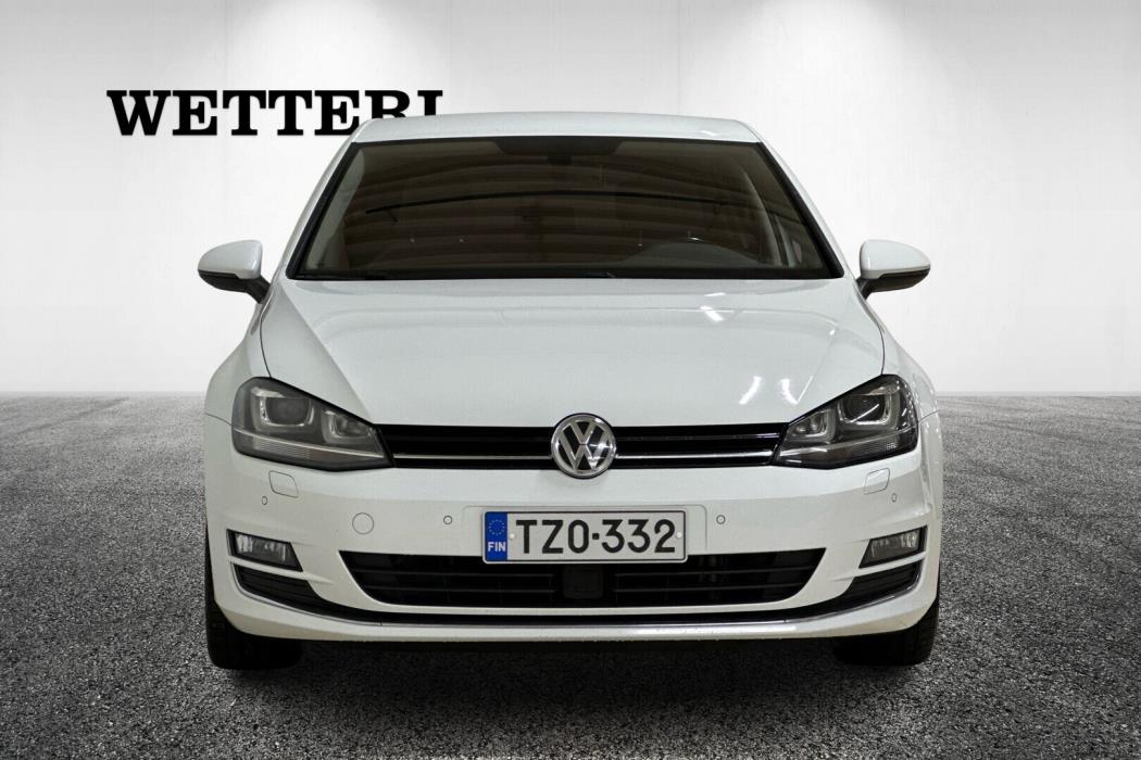 VOLKSWAGEN Golf 2014