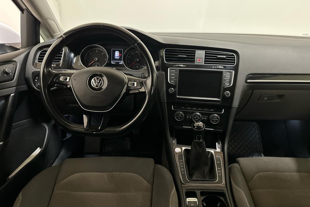 VOLKSWAGEN Golf 2014
