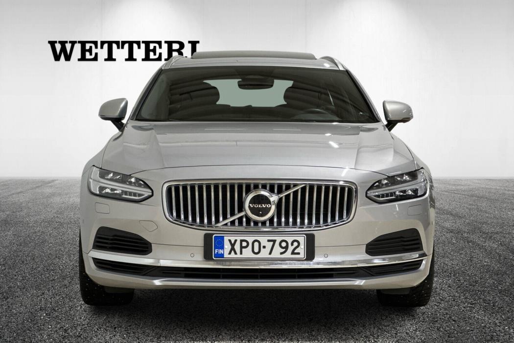 VOLVO V90 2023