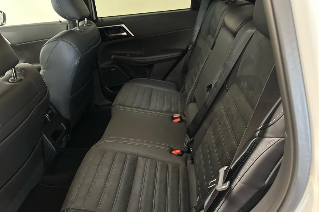 MITSUBISHI Outlander 2025