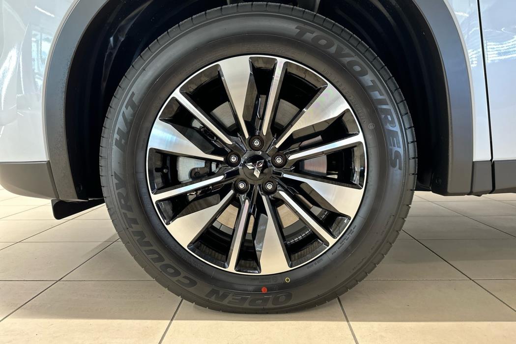 MITSUBISHI Outlander 2025