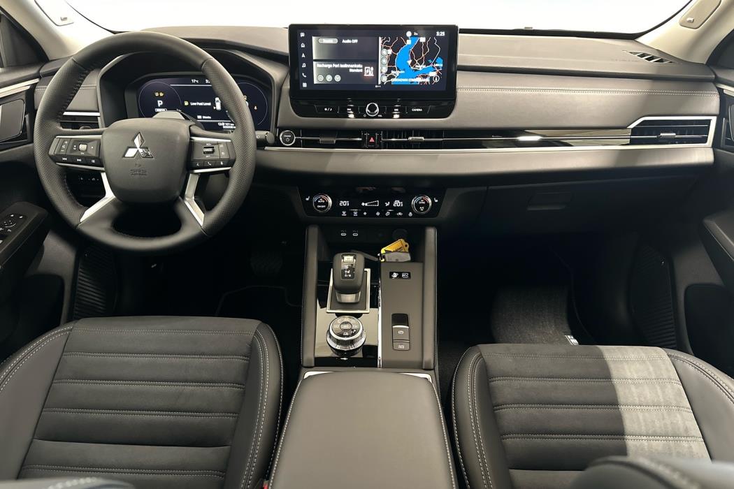 MITSUBISHI Outlander 2025