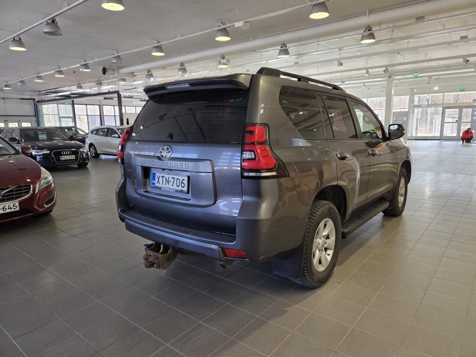 TOYOTA Land Cruiser 2018