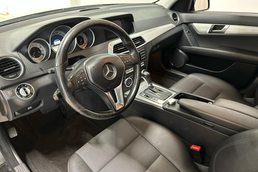 MERCEDES-BENZ C 2011