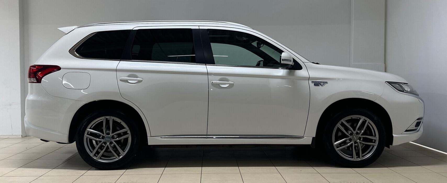 MITSUBISHI Outlander PHEV 2020