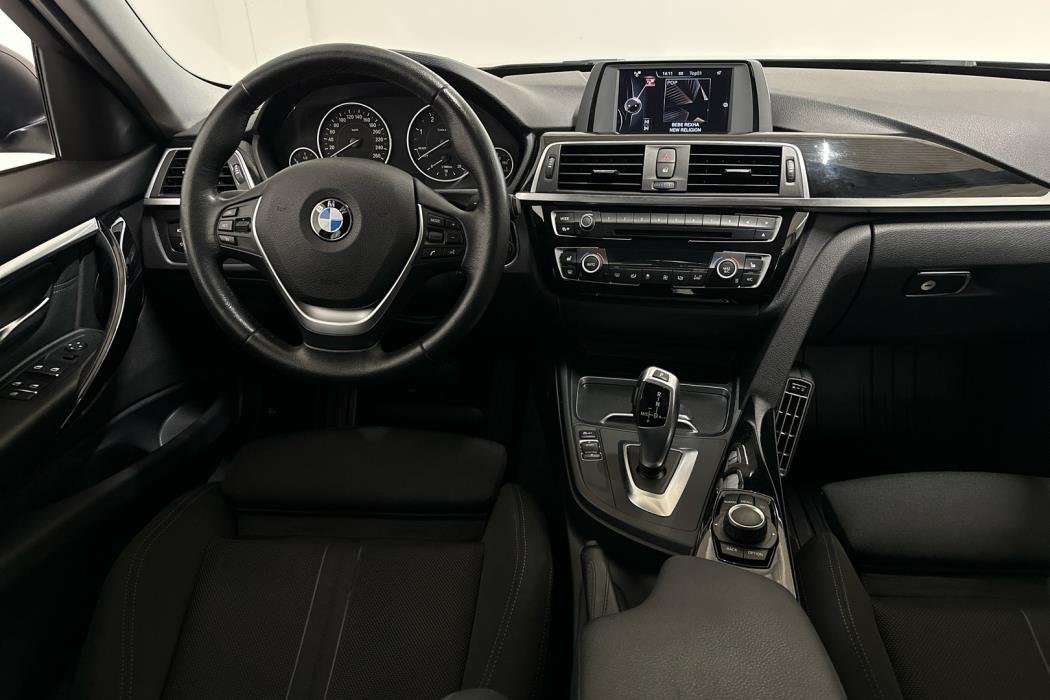 BMW 318 2016