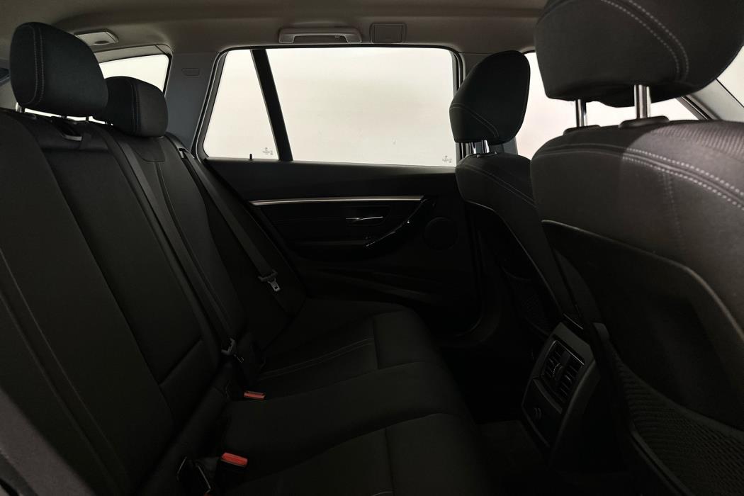 BMW 318 2016