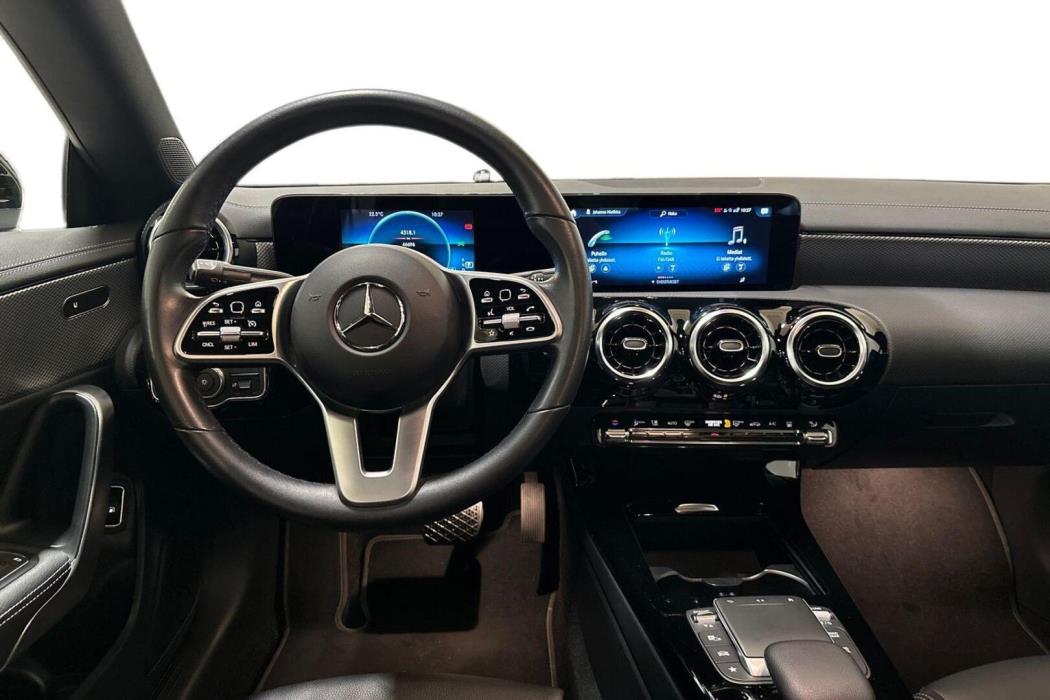 MERCEDES-BENZ CLA 2022