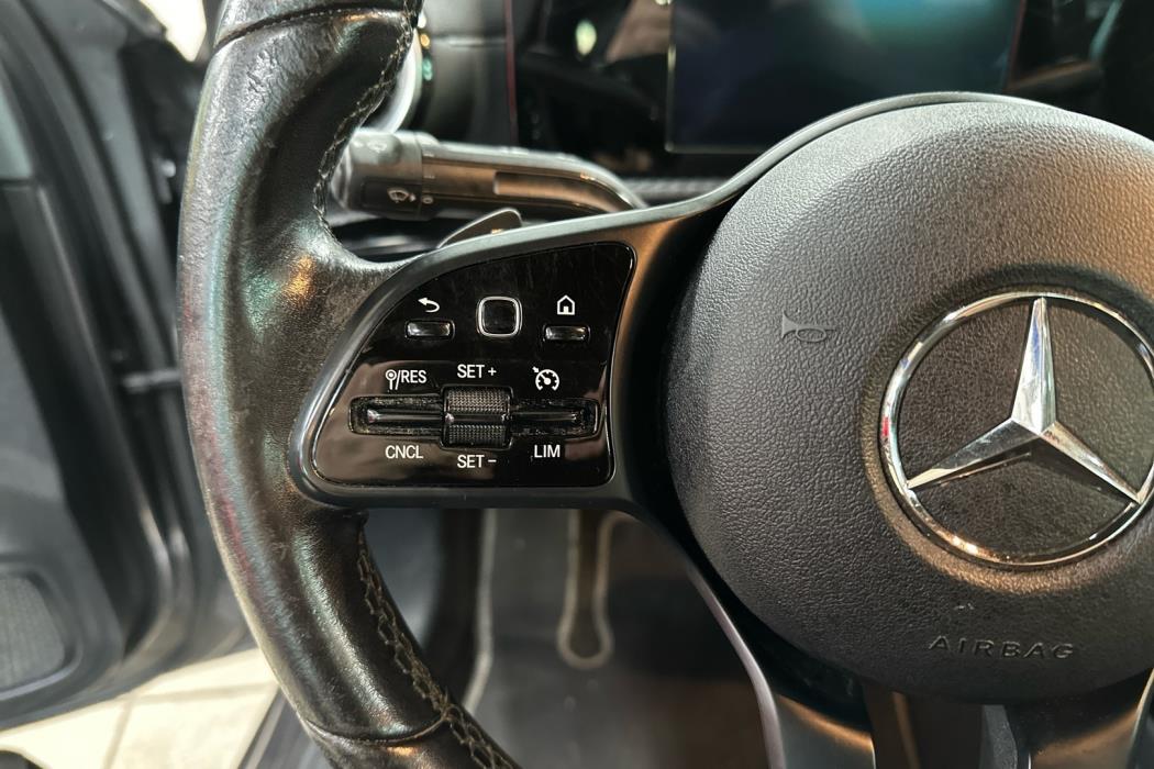 MERCEDES-BENZ A 2020