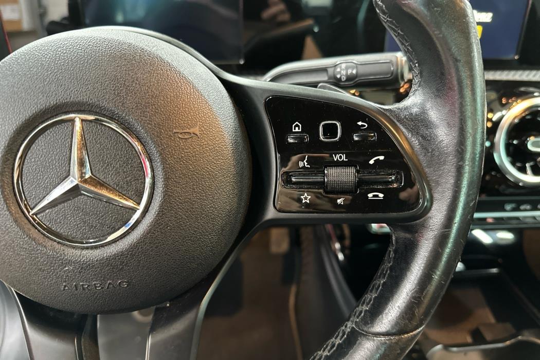 MERCEDES-BENZ A 2020