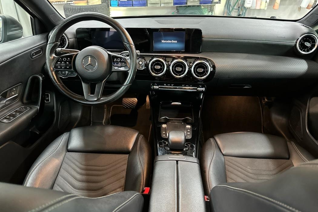 MERCEDES-BENZ A 2020